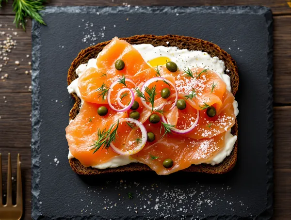 Sandviș cu somon afumat și cream cheese